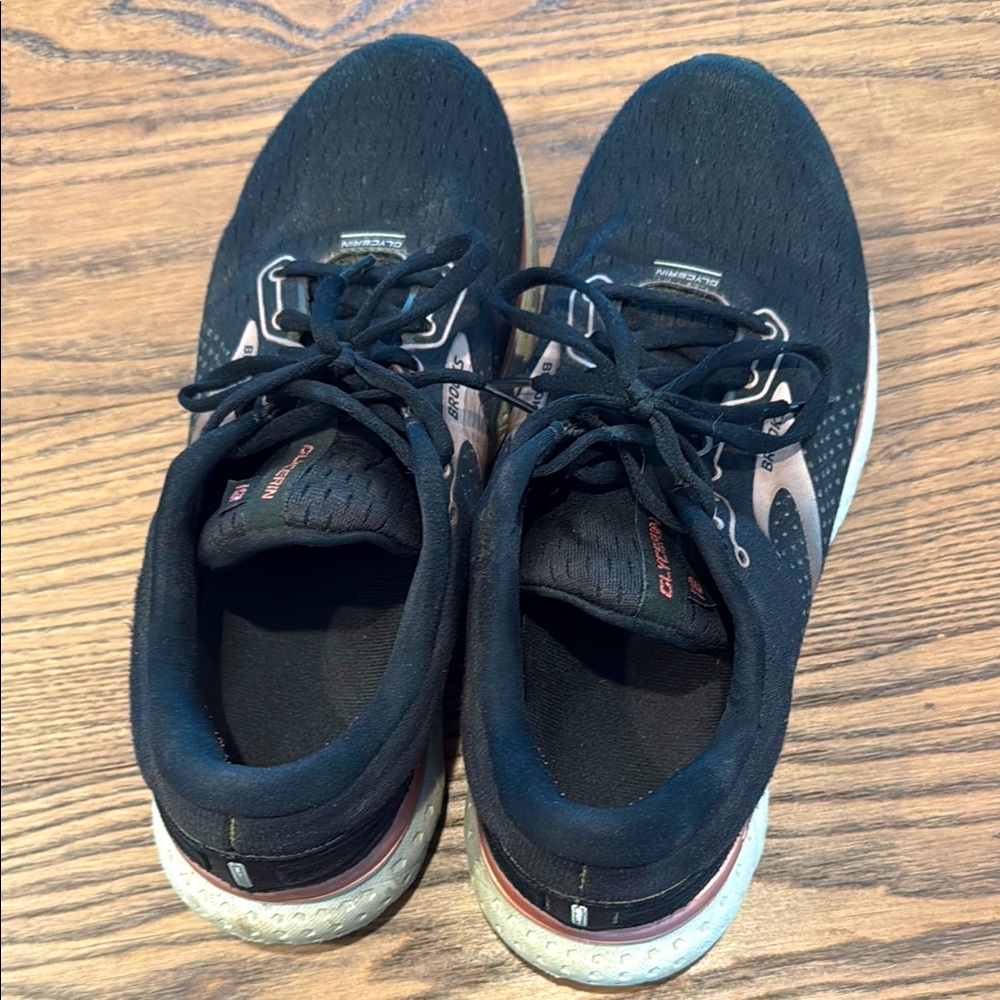 Black and Pink Brooks Glycerin 19s